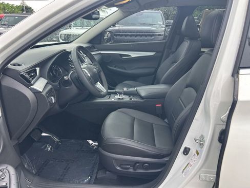 Used 2021 INFINITI QX50 Luxe FWD image 8