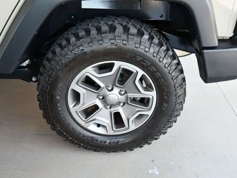 Used 2018 Jeep Wrangler Unlimited Rubicon w/ Connectivity Group AWD/4WD image 61