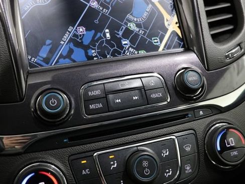 Used 2015 Chevrolet Impala LTZ FWD image 25