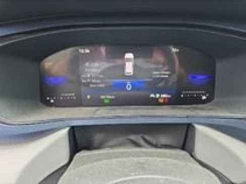 Used 2023 Volkswagen Taos SE w/ Panoramic Sunroof Package FWD image 14