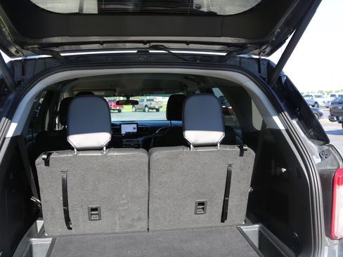 Used 2024 Ford Explorer XLT w/ Equipment Group 202A RWD image 6