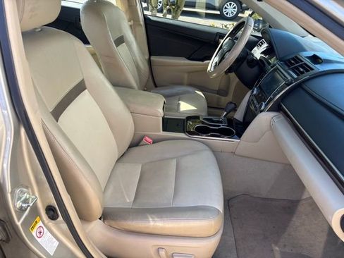 Used 2014 Toyota Camry XLE w/ Leather Package image 12