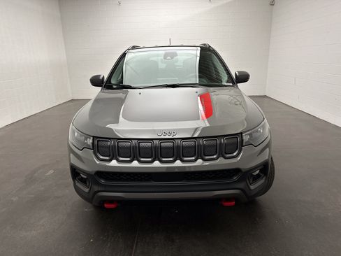 Used 2022 Jeep Compass Trailhawk AWD/4WD image 3