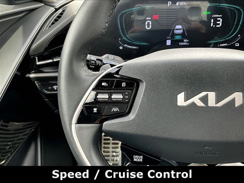 Used 2023 Kia Niro EX Touring FWD image 10