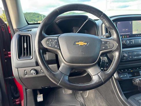 Used 2021 Chevrolet Colorado Z71 w/ Safety Package AWD/4WD image 13