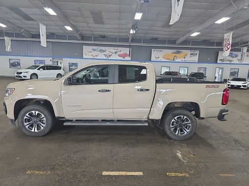 Used 2022 Chevrolet Colorado Z71 AWD/4WD image 3