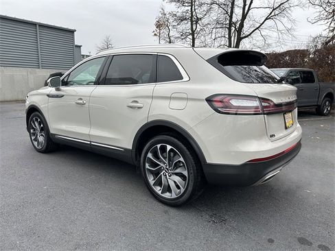 Certified 2022 Lincoln Nautilus Reserve image 7