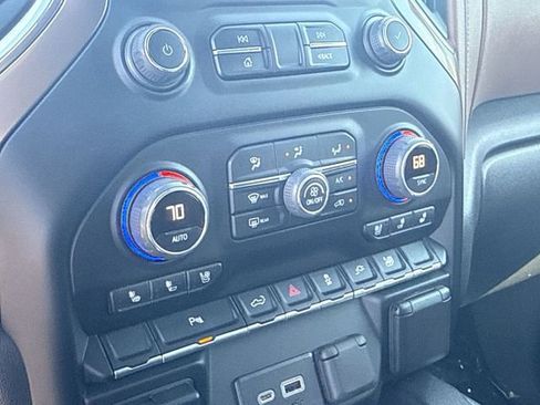 Used 2022 Chevrolet Silverado 1500 High Country image 18