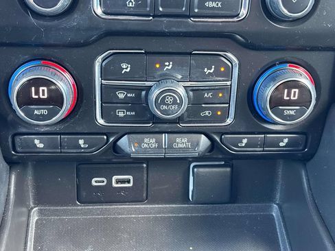 Used 2023 Chevrolet Tahoe Z71 w/ Luxury Package AWD/4WD image 37