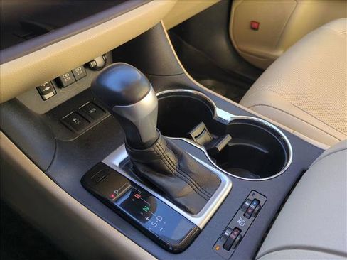 Used 2019 Toyota Highlander Limited Platinum image 12