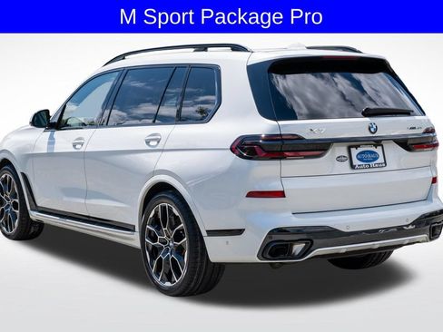 Used 2025 BMW X7 xDrive40i w/ M Sport Package AWD/4WD image 6