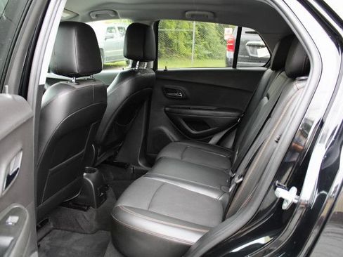 Used 2019 Chevrolet Trax LT w/ LT Convenience Package AWD/4WD image 27