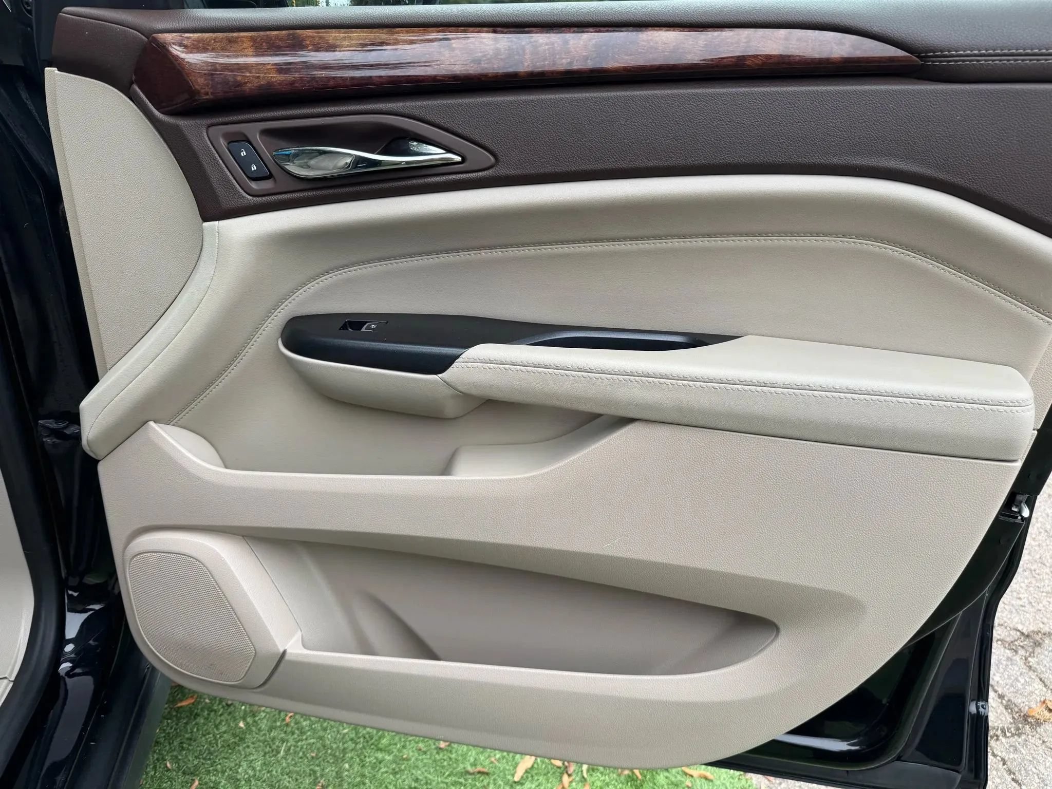 Used 2014 Cadillac SRX Luxury FWD image 14