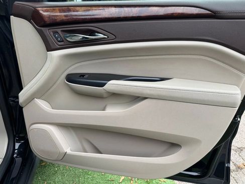 Used 2014 Cadillac SRX Luxury FWD image 14