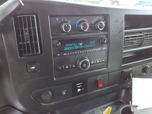 Used 2015 Chevrolet Express 2500 RWD image 6
