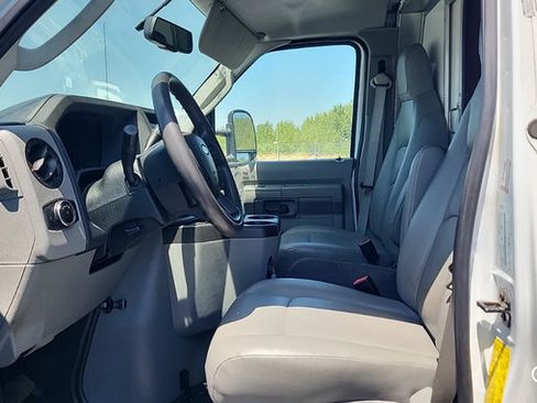 Used 2024 Ford E-450 and Econoline 450 Super Duty w/ Power Windows & Locks Group RWD image 4