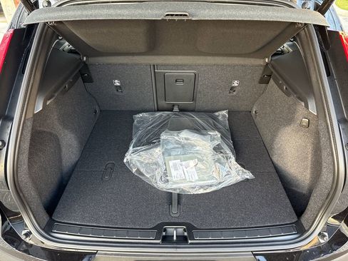 New 2026 Volvo XC40 B5 Plus image 19