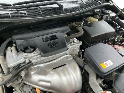 Used 2017 Toyota Camry XLE image 14