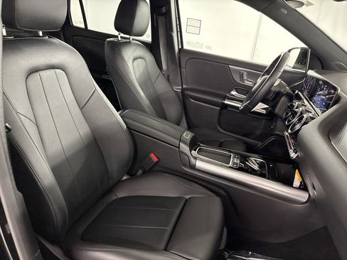 Certified 2025 Mercedes-Benz GLA 250 image 31