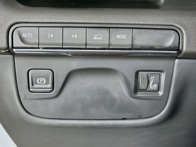 Used 2024 Cadillac Escalade Luxury AWD/4WD image 11