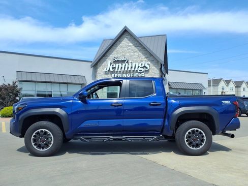 Used 2024 Toyota Tacoma TRD Off-Road AWD/4WD image 1