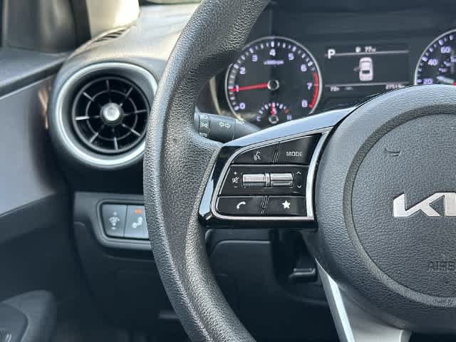 Used 2023 Kia Forte LXS w/ LXS Technology Package FWD image 8