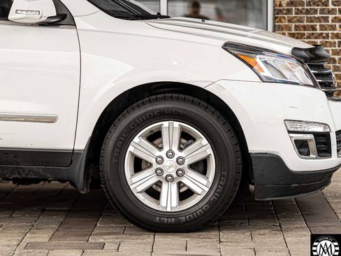 Used 2013 Chevrolet Traverse LT image 9