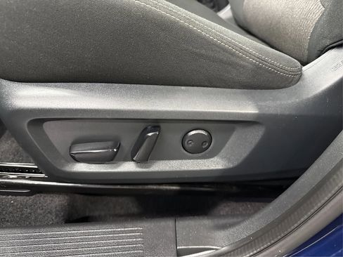 Used 2025 Nissan Rogue SV image 20