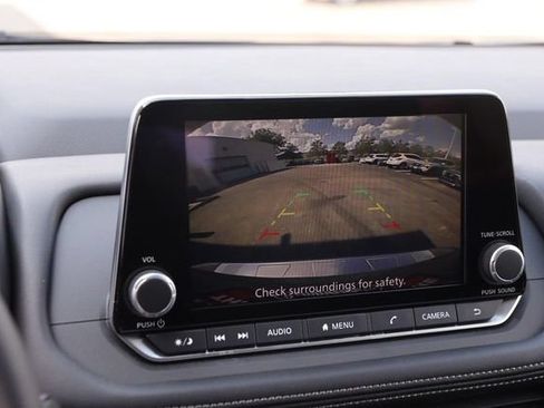 Certified 2025 Nissan Rogue SV AWD/4WD image 18