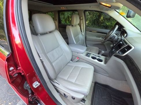 Used 2013 Jeep Grand Cherokee Laredo AWD/4WD image 25