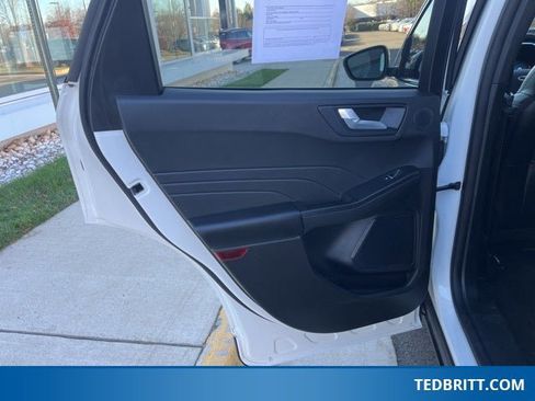 Certified 2024 Ford Escape Platinum w/ Premium Technology Package image 19