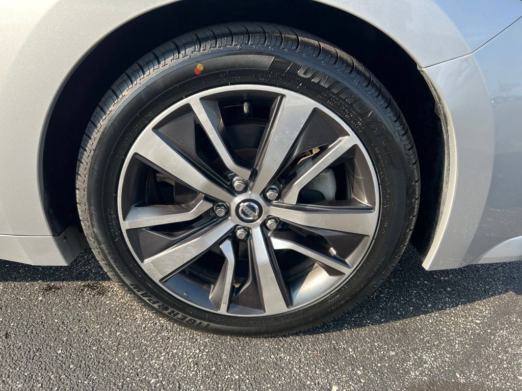 Used 2020 Nissan Maxima 3.5 SV w/ Floor Mat Group FWD image 33