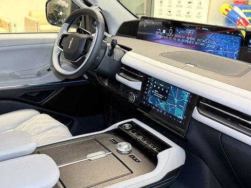 New 2026 Lincoln Navigator L Black Label image 11