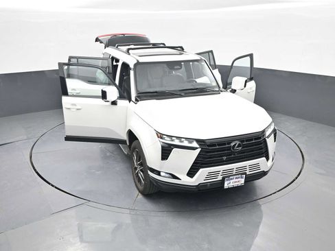 Used 2024 Lexus GX 550 image 52