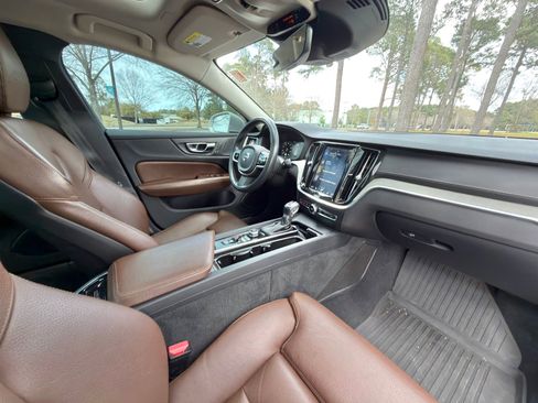 Used 2020 Volvo S60 T6 Inscription image 18