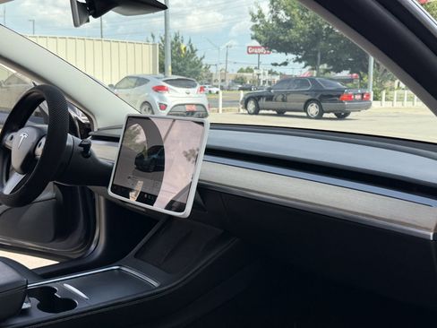 Used 2022 Tesla Model 3 Standard Range RWD image 33