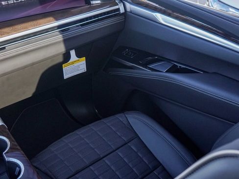 New 2026 Cadillac Escalade Platinum Sport w/ LPO, ONYX Package image 23