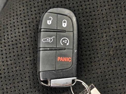 Used 2019 Jeep Grand Cherokee Altitude AWD/4WD image 13