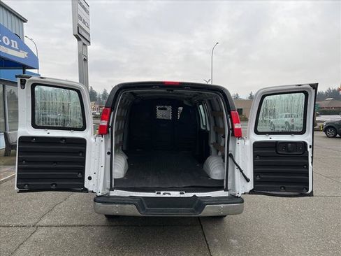Used 2019 Chevrolet Express 2500 w/ Driver Convenience Package RWD image 5