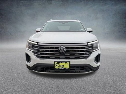 Used 2024 Volkswagen Atlas SEL image 9