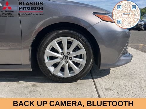 Used 2018 Toyota Camry LE FWD image 3