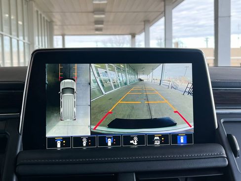 Used 2021 Chevrolet Suburban High Country w/ Premium Package image 23