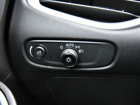 Used 2023 Chevrolet Malibu LT image 30