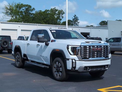 New 2026 GMC Sierra 2500 Denali w/ Denali Reserve Package AWD/4WD image 8