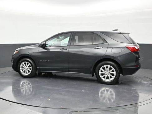 Used 2019 Chevrolet Equinox LS image 2