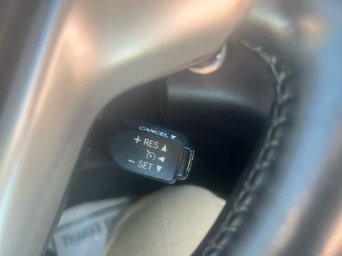 Certified 2017 Toyota Sienna Limited Premium image 25