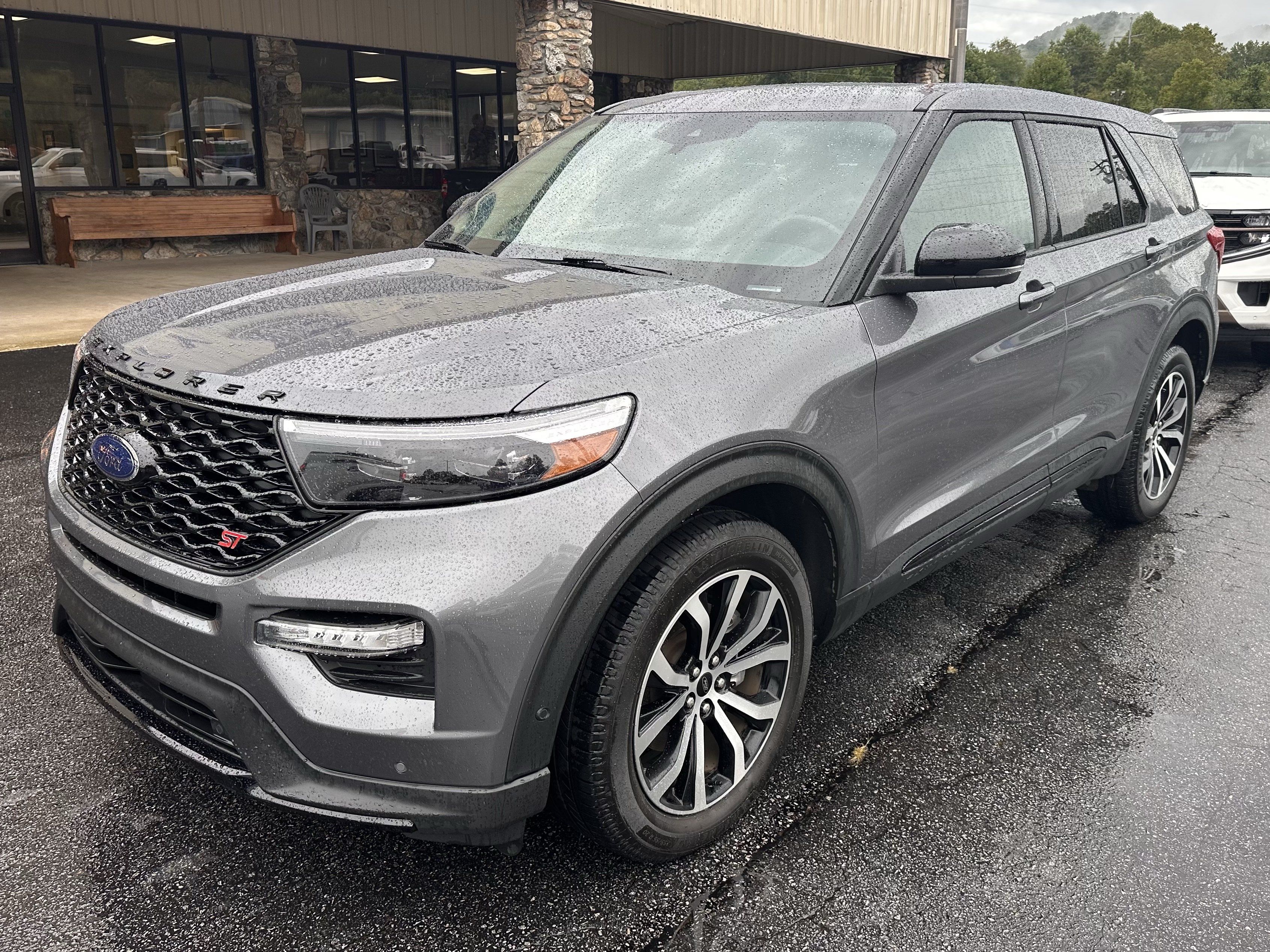 Used 2021 Ford Explorer ST w/ Equipment Group 401A AWD/4WD image 2