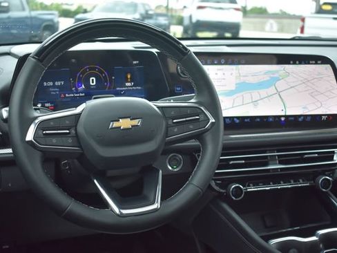 New 2025 Chevrolet Traverse High Country w/ LPO, Floor Liner Package FWD image 26