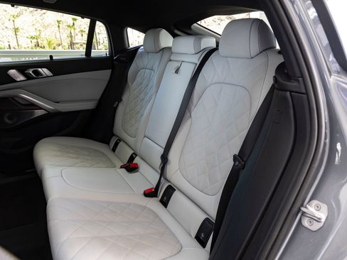 Used 2024 BMW X6 M60i w/ Dynamic Handling Package AWD/4WD image 22