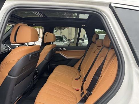 Used 2023 BMW X5 xDrive40i w/ Executive Package image 12